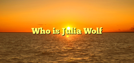 Who is Julia Wolf